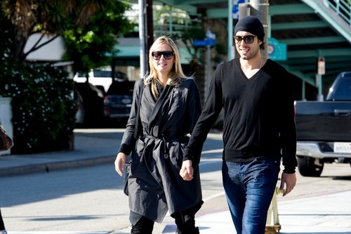 Sasha Vujacic and Maria Sharapova