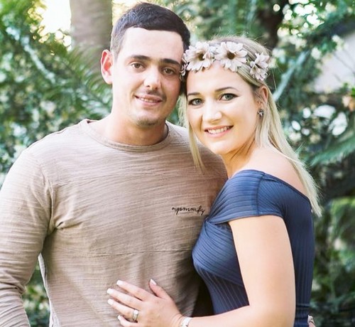 Quinton de Kock with wife